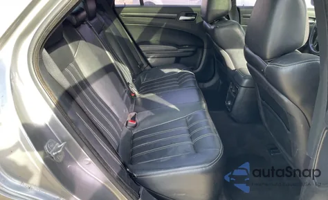 2013 Chrysler 300 S z USA, uszkodzony, nr VIN 2C3CCABG9DH658829